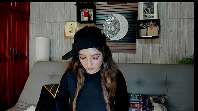 Snapshot of Alucarda666 chatting on July 19, 8:56 pm Alucarda666 online show from July 19, 8:56 pm