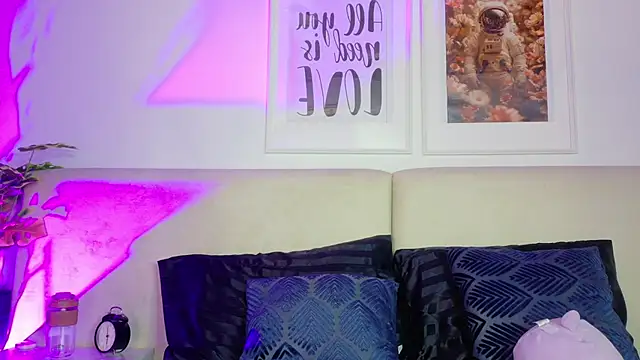 Snapshot of Gabbie_Danger chatting on April 15, 11:39 am Gabbie Danger online show from April 15, 11:39 am