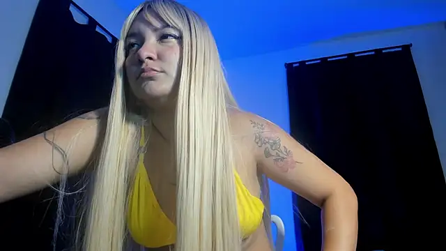 Snapshot of aisshalee chatting on June 13, 7:45 pm aisshalee online show from June 13, 7:45 pm