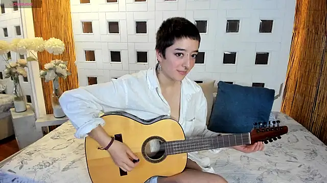 Snapshot of Atheena__ chatting on April 23, 1:24 pm Atheena online show from April 23, 1:24 pm