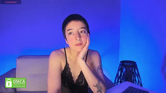 Snapshot of Atheena__ chatting on May 2, 12:54 pm Atheena online show from May 2, 12:54 pm