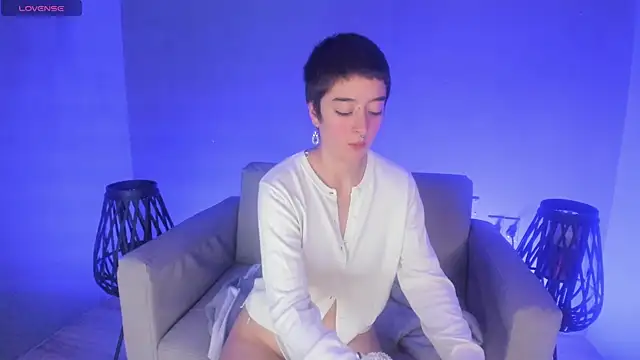 Snapshot of Atheena__ chatting on May 7, 1:05 pm Atheena online show from May 7, 1:05 pm