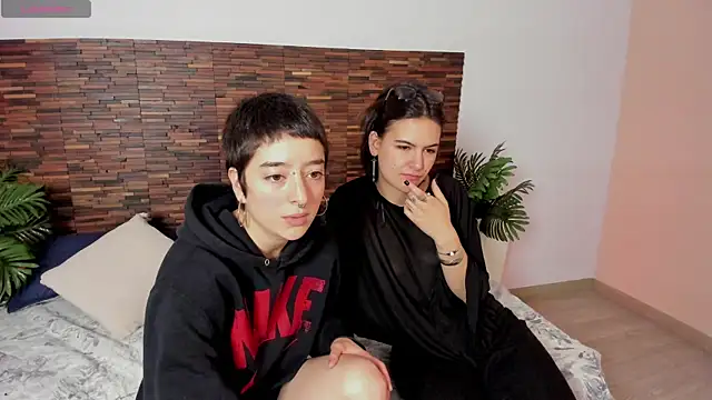 Snapshot of Atheena__ chatting on May 19, 1:17 pm Atheena online show from May 19, 1:17 pm