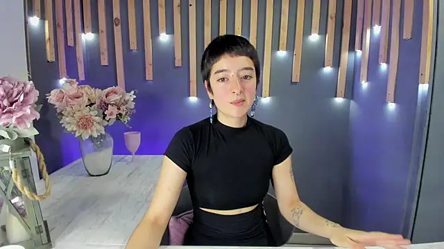 Snapshot of Atheena__ chatting on May 27, 12:46 pm Atheena online show from May 27, 12:46 pm