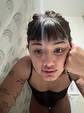 vickdaqui online show from April 7, 8:31 pm