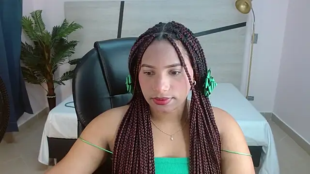 Snapshot of coral_echeverri chatting on April 29, 9:32 pm coral echeverri online show from April 29, 9:32 pm