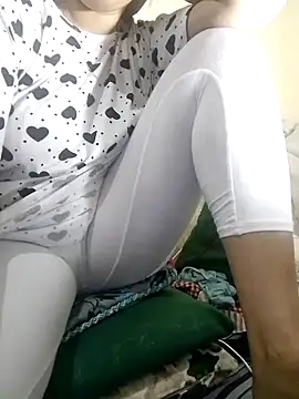 Snapshot of _RazaL_ chatting on April 21, 9:06 pm RazaL online show from April 21, 9:06 pm