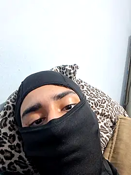 Snapshot of Frankito56 chatting on April 11, 4:39 am Frankito56 online show from April 11, 4:39 am