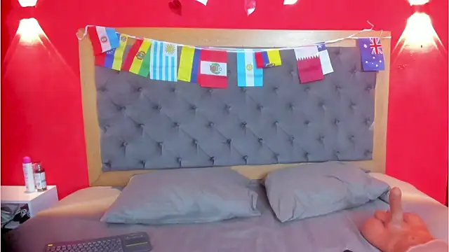 Snapshot of RosyRoos chatting on June 25, 6:45 pm RosyRoos online show from June 25, 6:45 pm