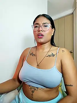 Snapshot of AGATTA0 chatting on April 26, 8:50 pm AGATTA0 online show from April 26, 8:50 pm
