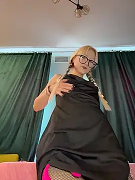 DriveThruKittens online show from April 9, 8:42 am