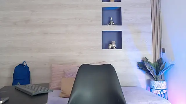 Logan Steel online show from July 15, 4:40 am