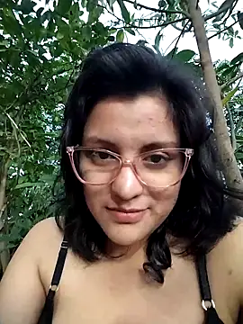 Snapshot of sienna_elara chatting on April 9, 10:42 am sienna elara online show from April 9, 10:42 am