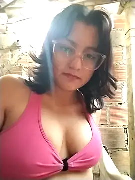 Snapshot of sienna_elara chatting on April 28, 10:53 am sienna elara online show from April 28, 10:53 am