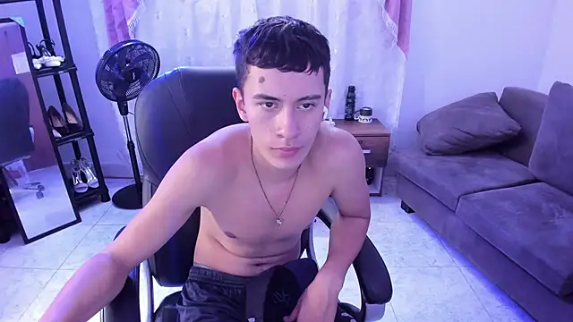 Snapshot of Jereth_Boy chatting on June 1, 9:05 pm Jereth Boy online show from June 1, 9:05 pm