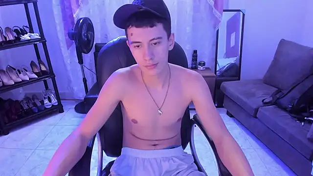Snapshot of Jereth_Boy chatting on June 2, 10:12 pm Jereth Boy online show from June 2, 10:12 pm