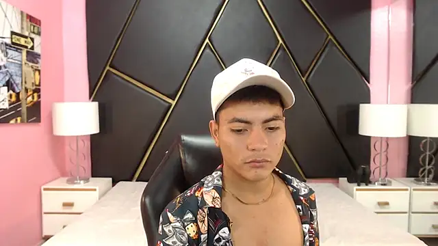Snapshot of Juan_saul1 chatting on April 23, 12:29 pm Juan saul1 online show from April 23, 12:29 pm