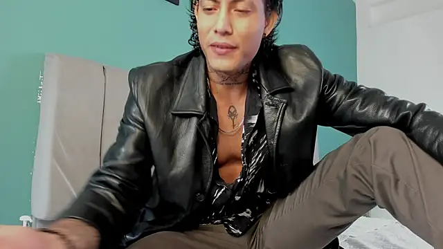 Snapshot of Damian_Romanoff chatting on April 9, 11:48 am Damian Romanoff online show from April 9, 11:48 am