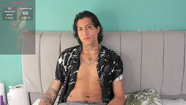 Snapshot of Damian_Romanoff chatting on April 14, 12:55 pm Damian Romanoff online show from April 14, 12:55 pm