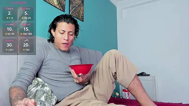 Snapshot of Damian_Romanoff chatting on April 17, 1:14 pm Damian Romanoff online show from April 17, 1:14 pm