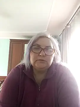 AureliaSky598 online show from April 18, 1:04 pm