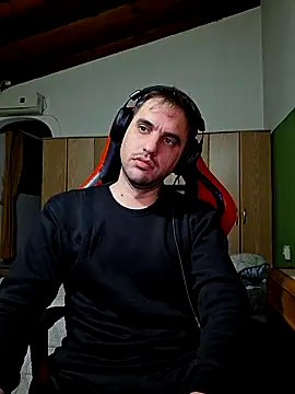 Gonza42OArg online show from April 8, 3:50 am