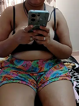 Snapshot of Aysha_69 chatting on April 22, 5:32 am Aysha 69 online show from April 22, 5:32 am