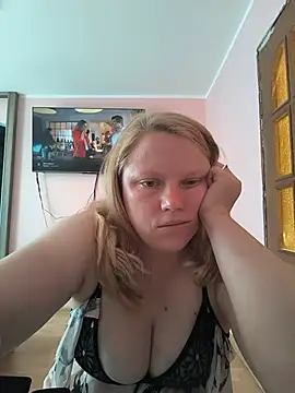 wildaurax online show from May 25, 7:14 am