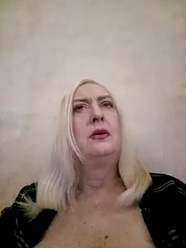 Julia20X online show from May 5, 10:01 am
