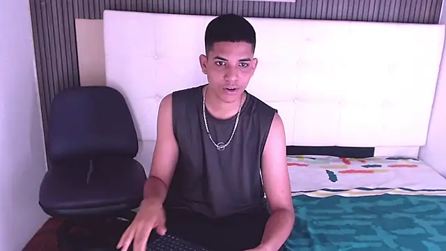 Snapshot of Lukaz_Caballero chatting on May 24, 1:54 am Lukaz Caballero online show from May 24, 1:54 am
