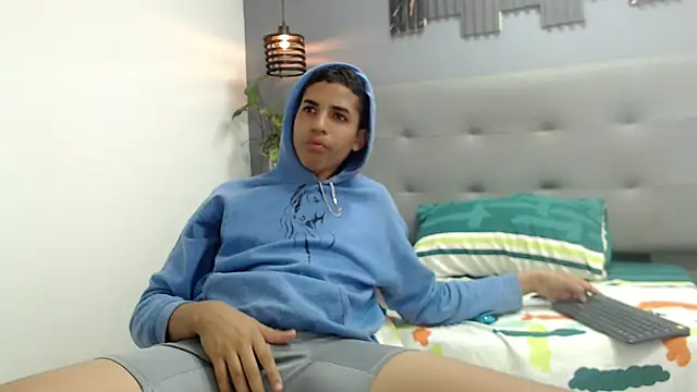 Snapshot of Lukaz_Caballero chatting on June 2, 3:41 am Lukaz Caballero online show from June 2, 3:41 am
