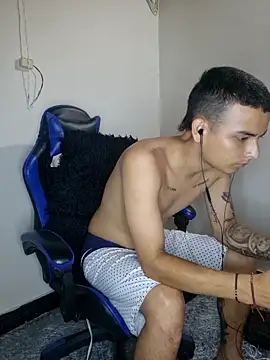 Snapshot of nino_oregano chatting on June 13, 1:20 pm nino oregano online show from June 13, 1:20 pm