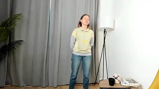 RenettaKrissie online show from April 10, 10:42 am