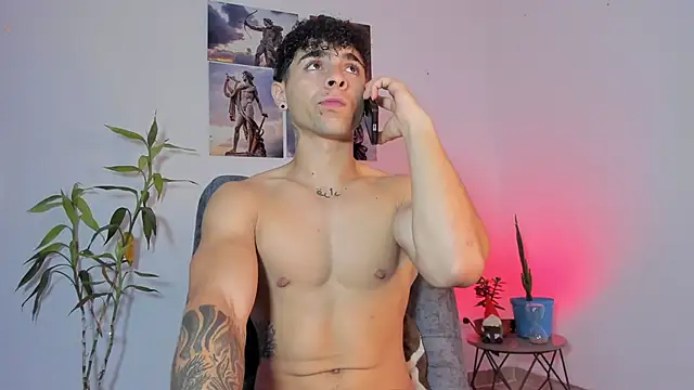 Snapshot of Alex_zt7 chatting on April 29, 3:38 pm Alex zt7 online show from April 29, 3:38 pm