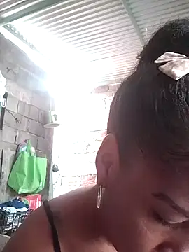 Snapshot of Lili-Sex chatting on May 9, 1:38 pm Lili-Sex online show from May 9, 1:38 pm