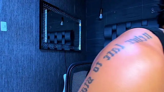 alangreek1 online show from April 11, 10:58 pm