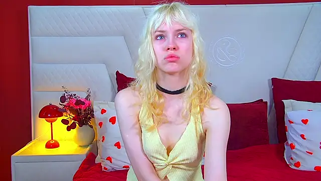 HannahHollis online show from June 16, 6:05 am