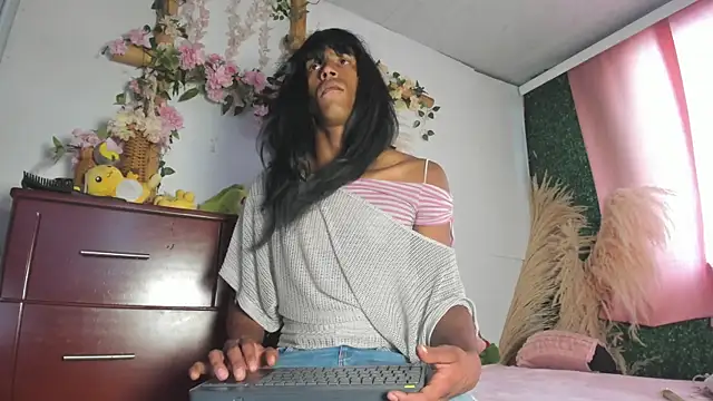 Lexyy lux online show from April 15, 1:29 pm