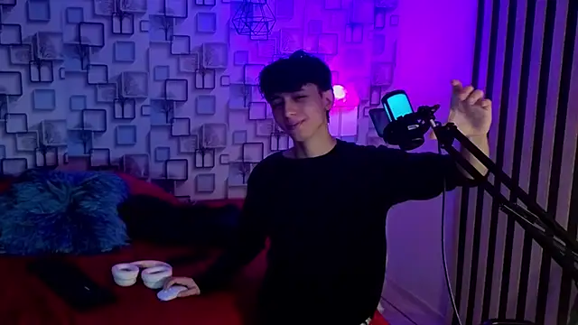 Snapshot of Twink_Sebas7 chatting on June 20, 12:08 pm Twink Sebas7 online show from June 20, 12:08 pm
