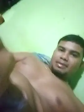 Snapshot of JosueA01 chatting on April 8, 10:54 pm JosueA01 online show from April 8, 10:54 pm