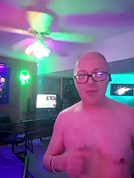 chronic vibez online show from June 10, 5:39 am