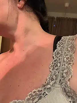 Lizzaa80 online show from July 5, 8:27 pm