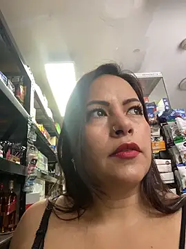 MIA ROSSEEE online show from May 21, 12:45 pm
