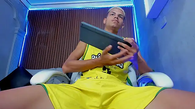 Omen20  online show from April 11, 11:14 am