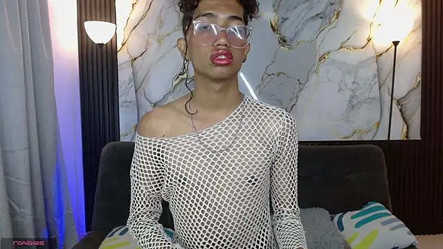 triiangel latinboy online show from May 11, 12:44 pm