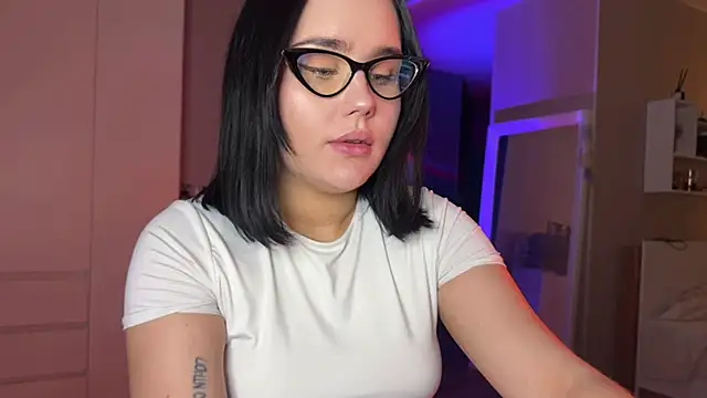 lola raze online show from May 21, 10:17 pm