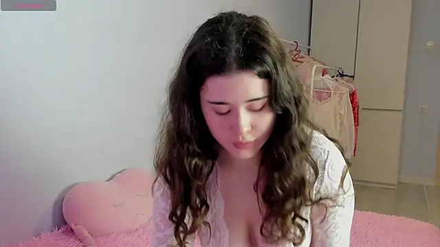 Snapshot of ChloeBlisss chatting on May 13, 3:15 am ChloeBlisss online show from May 13, 3:15 am