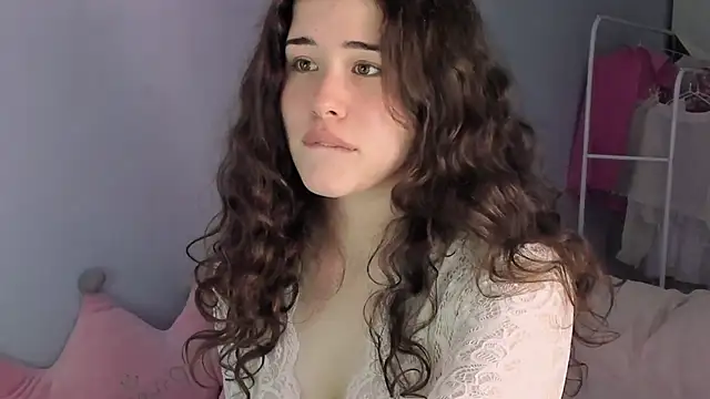 Snapshot of ChloeBlisss chatting on June 10, 10:14 am ChloeBlisss online show from June 10, 10:14 am