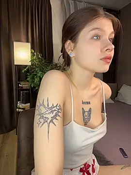 Snapshot of RinaIvory chatting on April 14, 3:18 pm RinaIvory online show from April 14, 3:18 pm