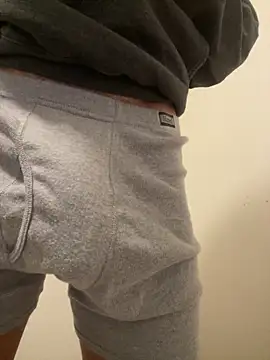 Mr BabyLeg online show from April 24, 8:28 am